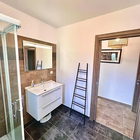 Spacious 3-room With Large Terrace Appartement