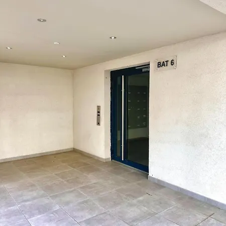 Spacious 3-room With Large Terrace Appartement Toga