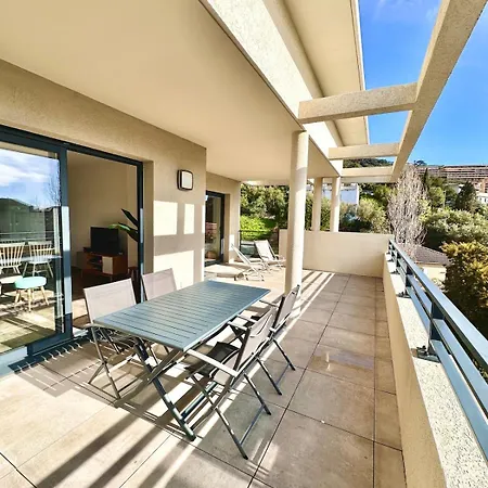 Appartement Spacious 3-room With Large Terrace Toga