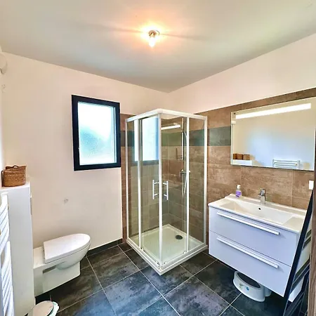 Spacious 3-room With Large Terrace * Toga