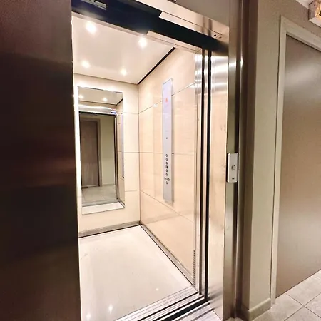 Spacious 3-room With Large Terrace * Toga